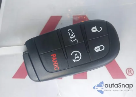 2019 Jeep Grand Cherokee Laredo E 4X2 z USA, uszkodzony, nr VIN 1C4RJEAG1KC673233